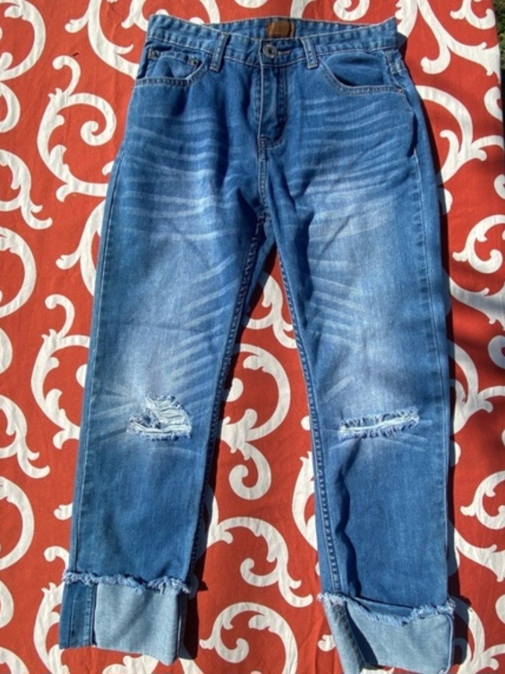 POL Women's Blue Distressed Capri Jeans